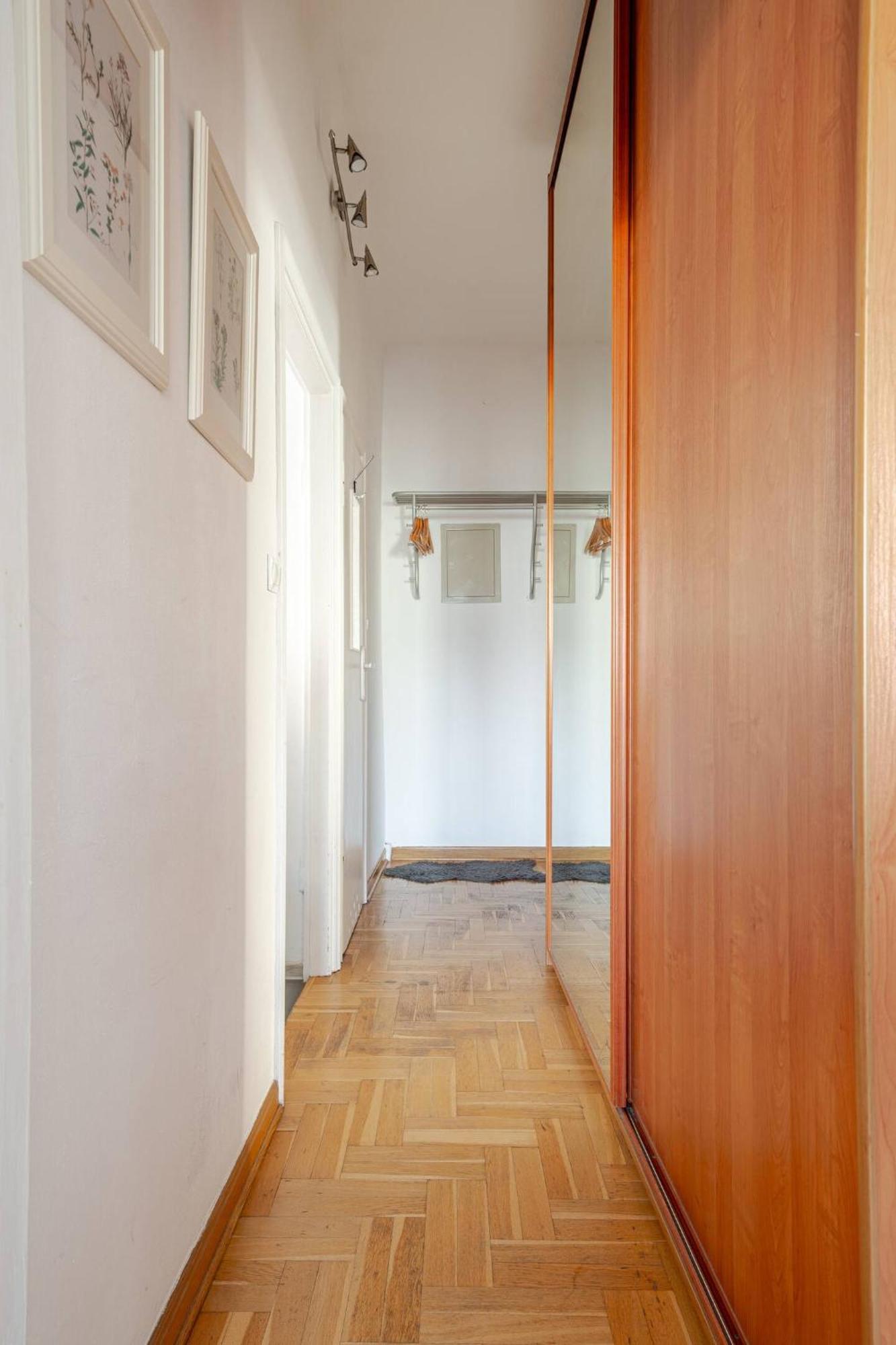 Apartment Center & Old Town Cozy Flat #smart Tv #fast Wi-fi #metro *